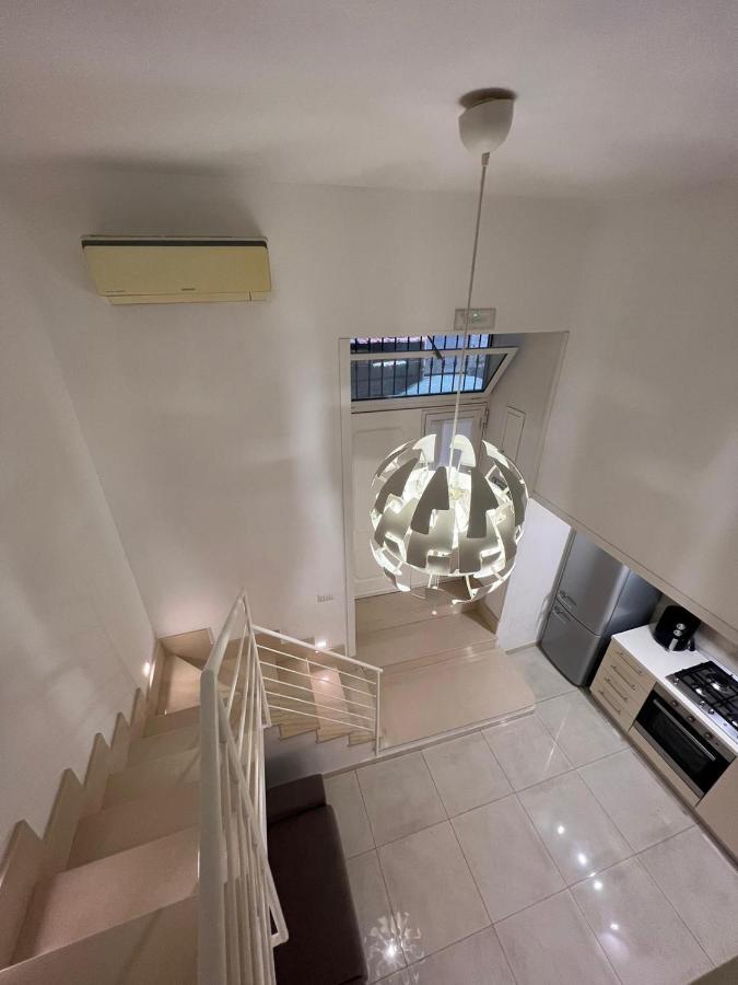 Life House Apartment Napoli Bagian luar foto