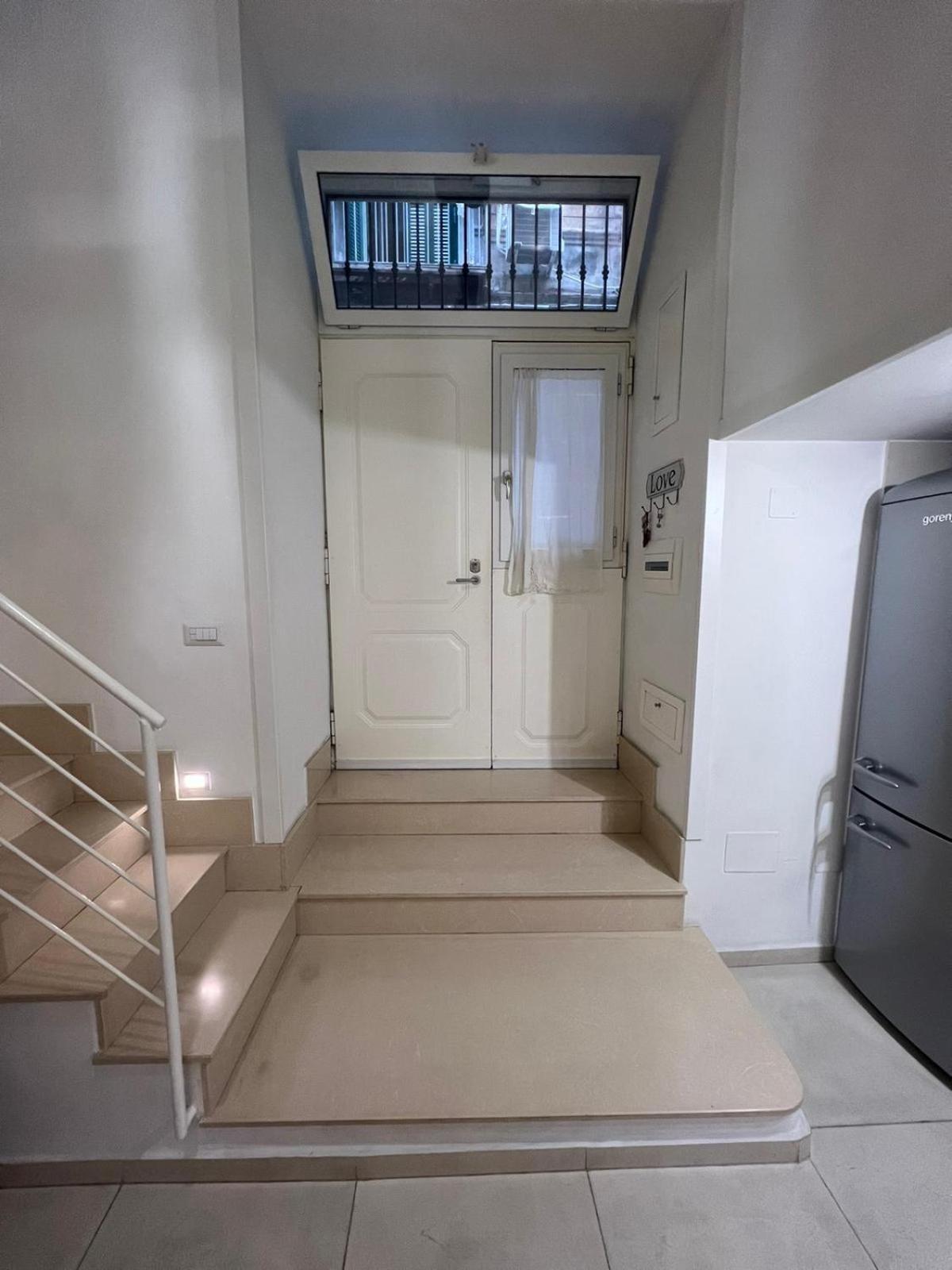 Life House Apartment Napoli Bagian luar foto