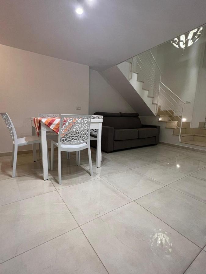 Life House Apartment Napoli Bagian luar foto